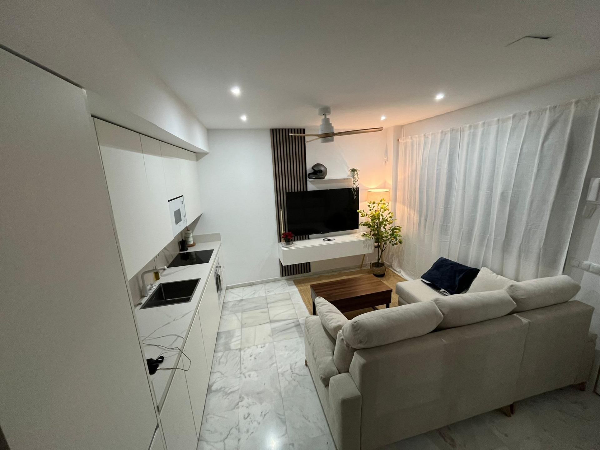 Living room of Duplex for sale in  Sevilla Capital  with Air Conditioner, Furnished and Balcony