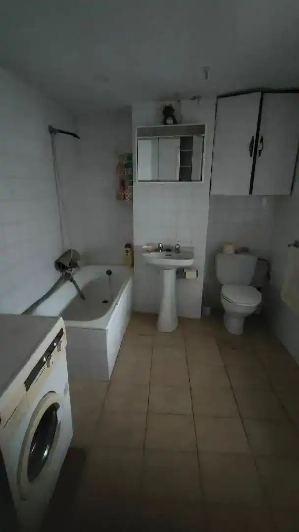 Bany de Pis en venda en San Martín de Trevejo amb Balcó