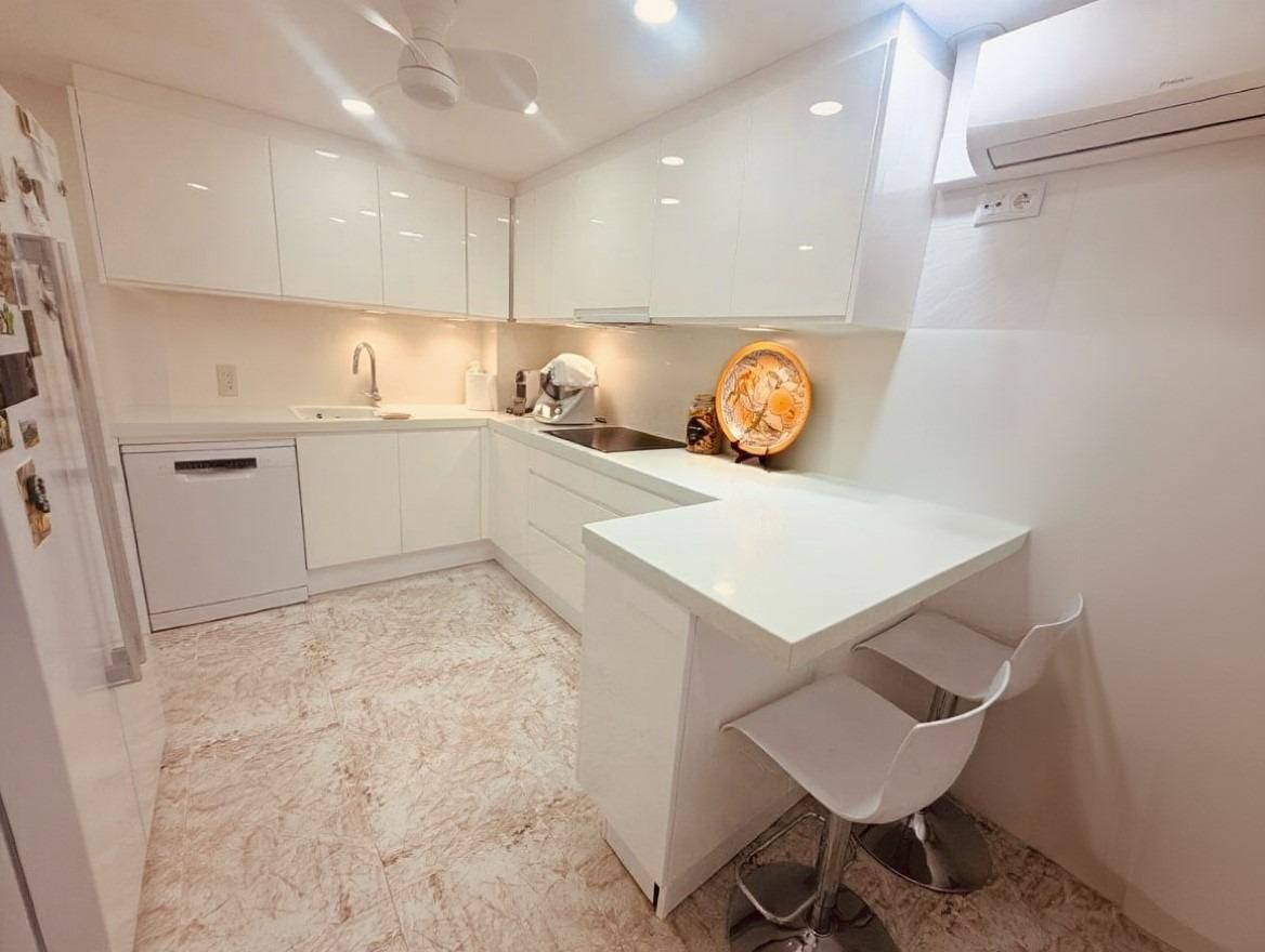Kitchen of Flat for sale in  Valencia Capital  with Air Conditioner, Heating and Storage room