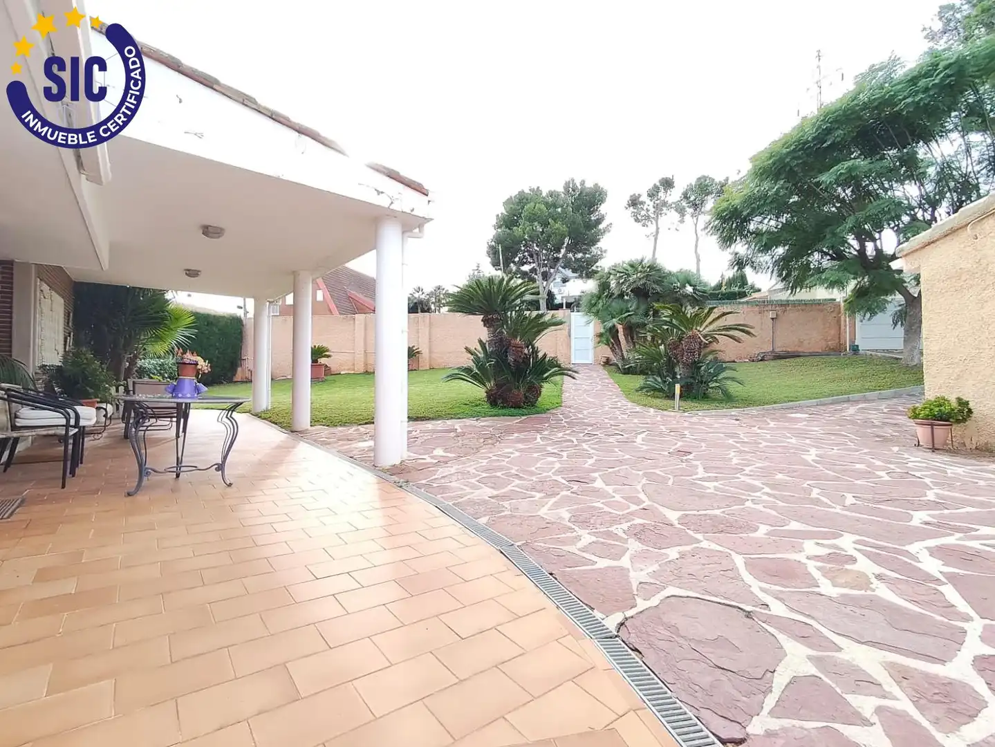 Garden of Houses for sale in Torrent  with Air Conditioner, Heating and Private garden