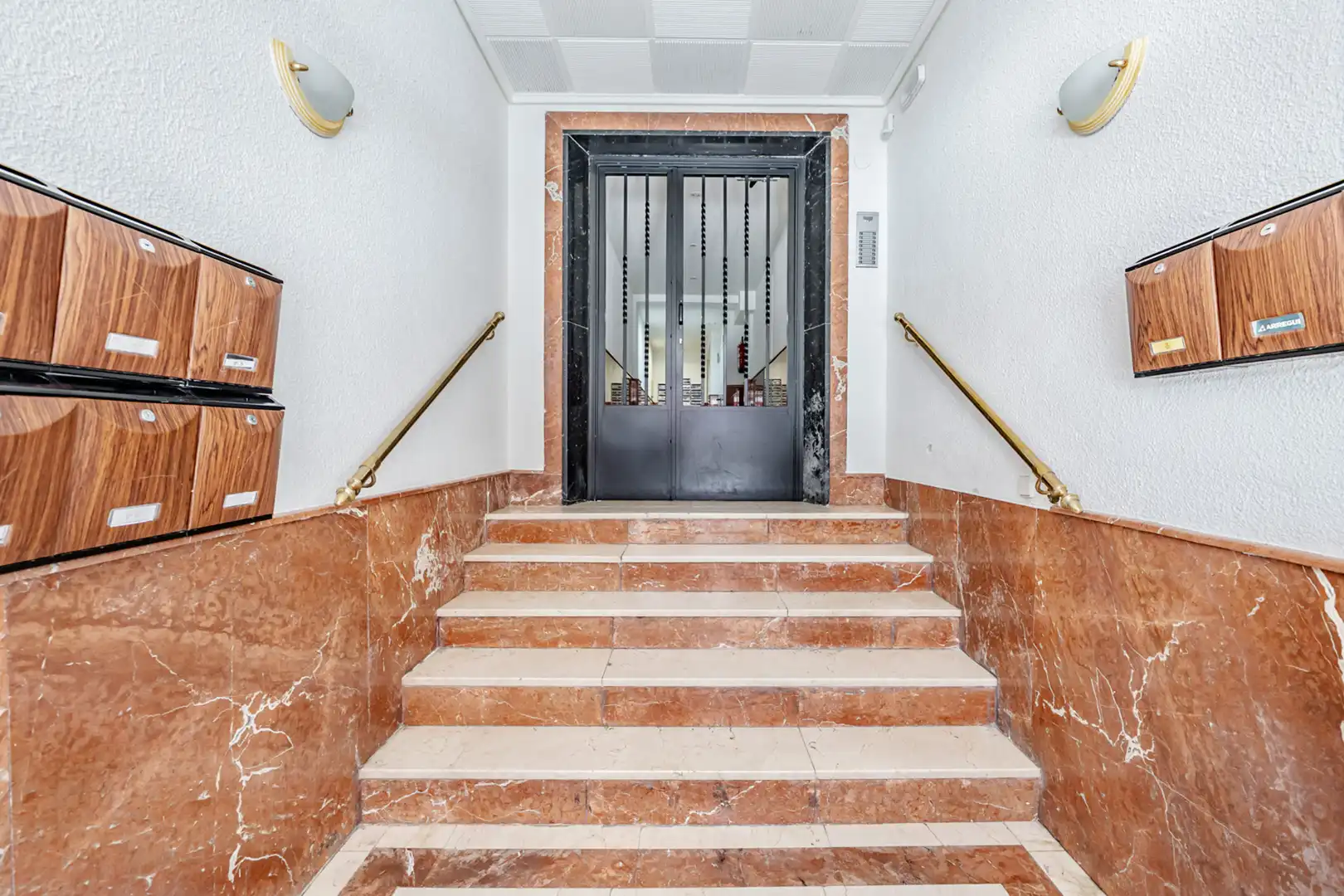 Flat for sale in Madrid  with Air Conditioner, Heating and Terrace