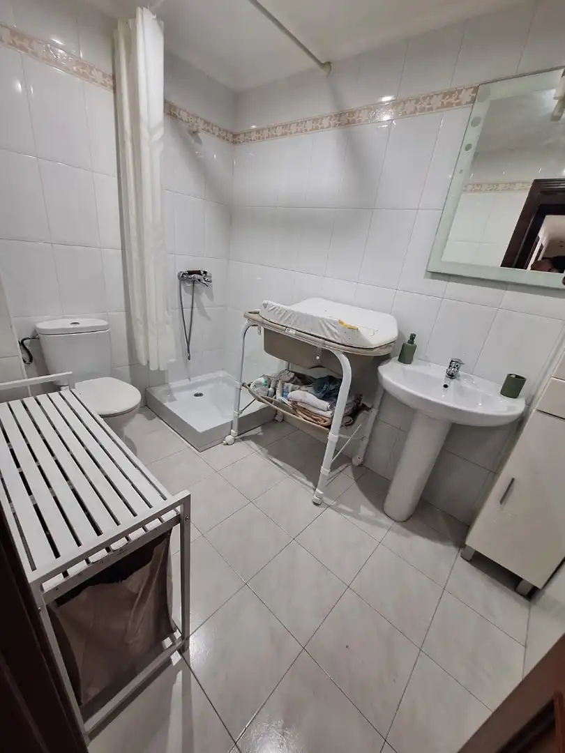 Badezimmer von Wohnung zum Verkauf in Ribeira mit Heizung, Abstellraum und Möbliert