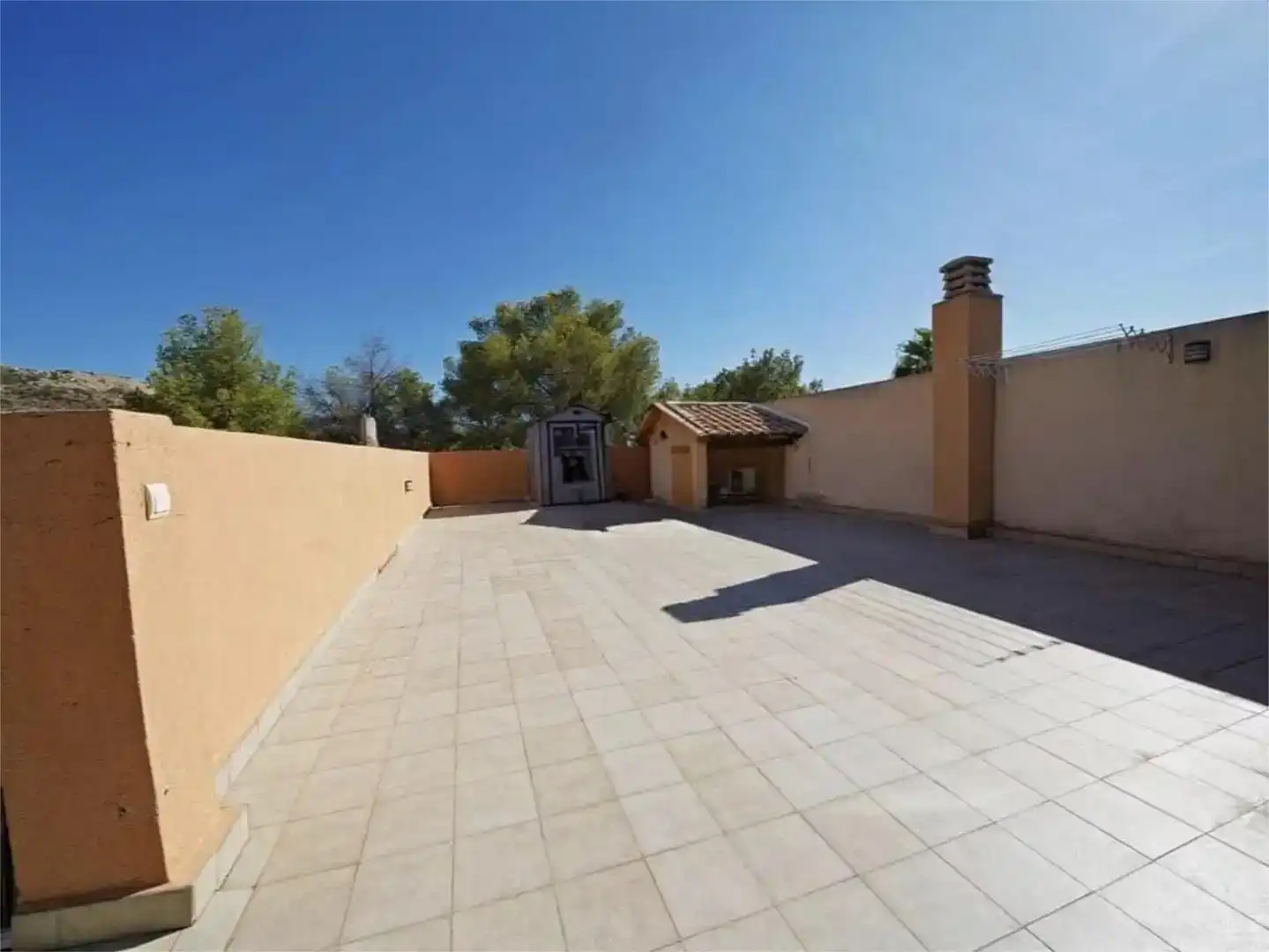 Terrassa de Casa o xalet en venda en El Campello amb Aire condicionat, Jardí privat i Traster