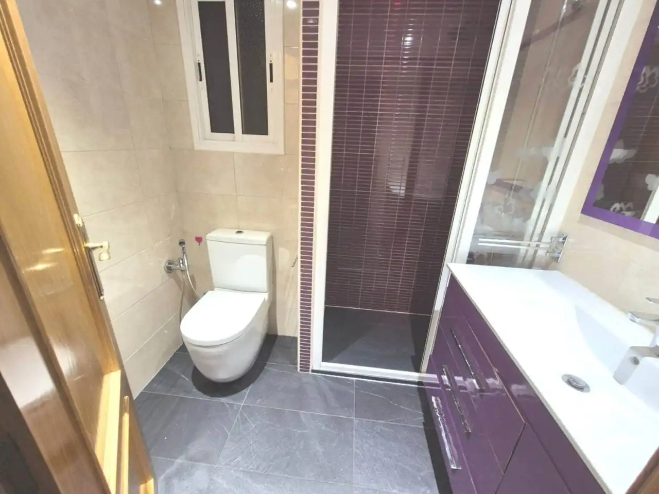 Baño de Piso en venta en Badalona con Aire acondicionado