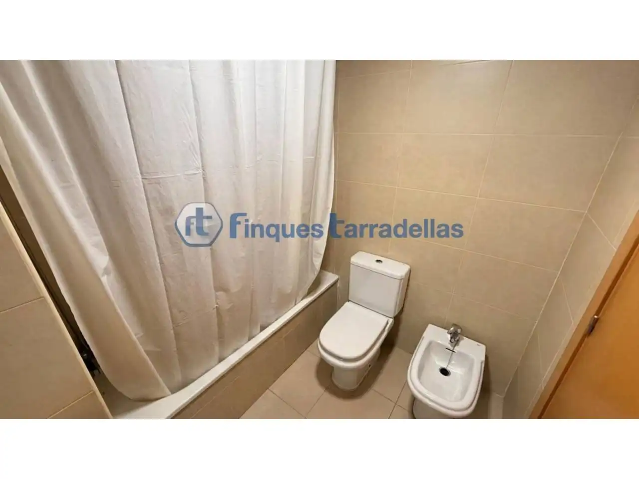 Baño de Piso en venta en Blanes con Calefacción, Terraza y Balcón