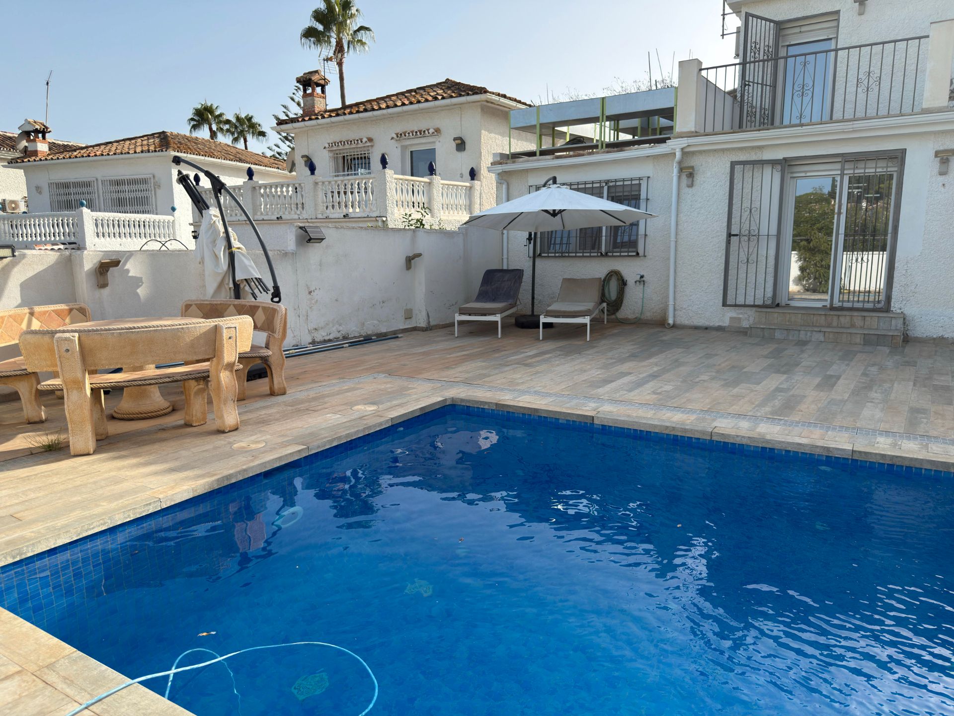 Swimming pool of House or chalet for sale in Benalmádena  with Air Conditioner, Heating and Parquet flooring