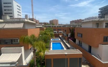 Swimming pool of Flat for sale in  Valencia Capital  with Air Conditioner, Terrace and Balcony