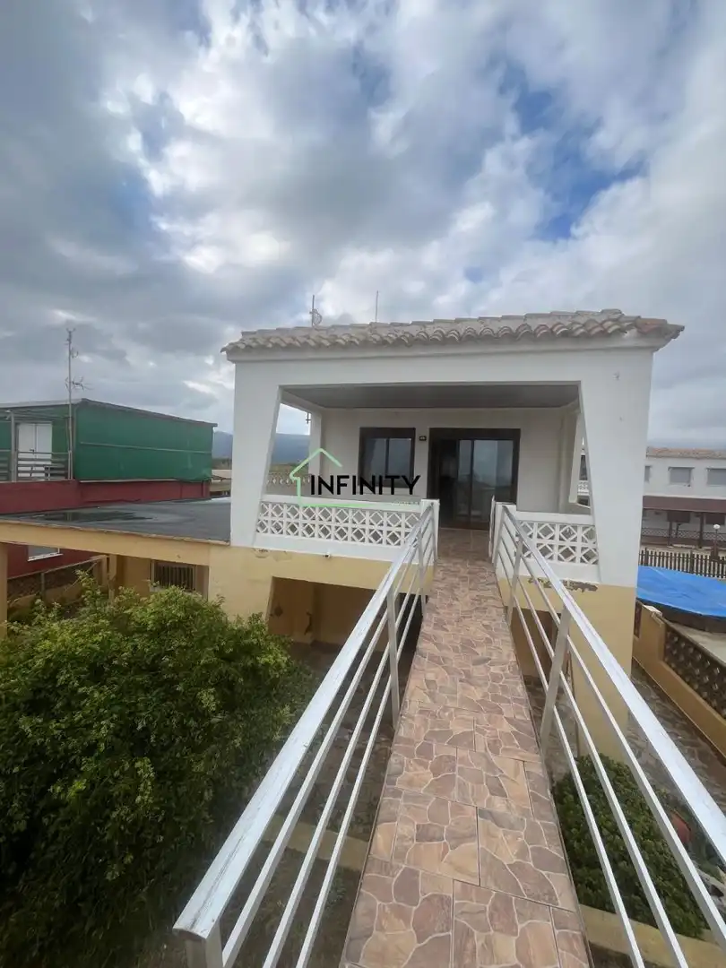 Exterior view of Houses for sale in Tavernes de la Valldigna  with Balcony