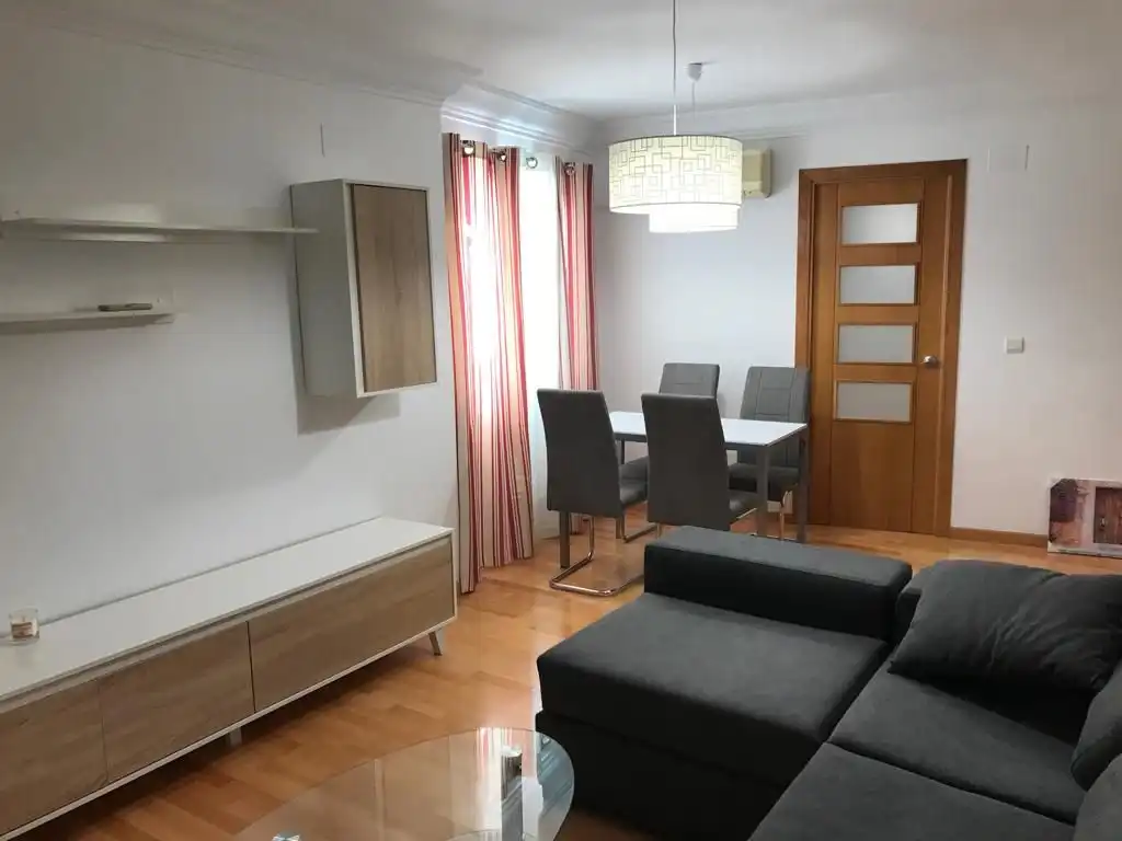 Flat for rent in Carrer de Pere Cabanes, 56, Torrefiel