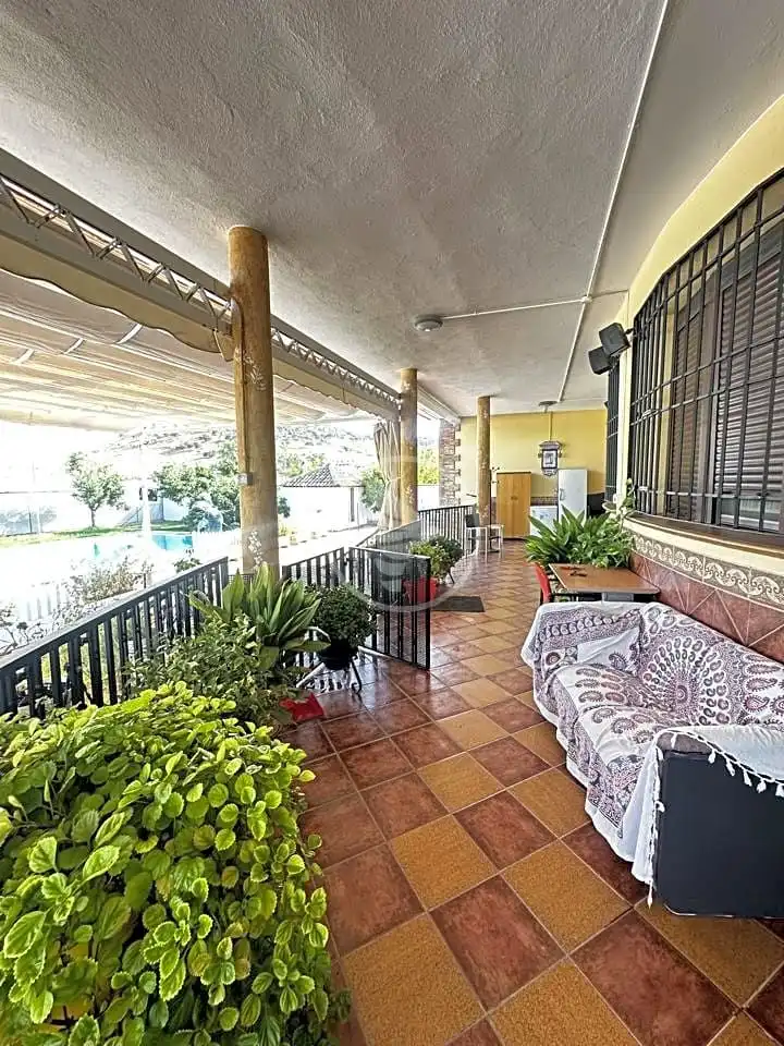 Terrassa de Casa o xalet en venda en Linares amb Aire condicionat, Calefacció i Jardí privat