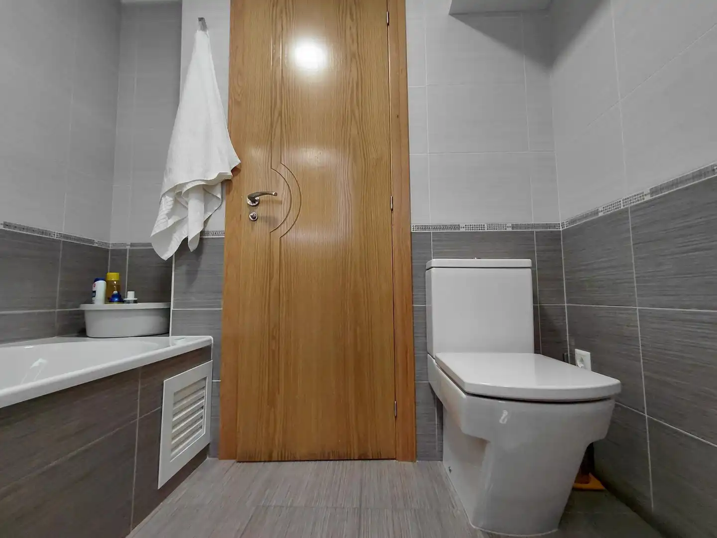 Baño de Piso en venta en Rianxo con Terraza y Amueblado