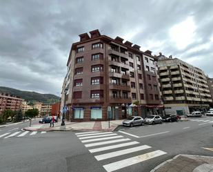 Vista exterior de Àtic en venda en Oviedo 