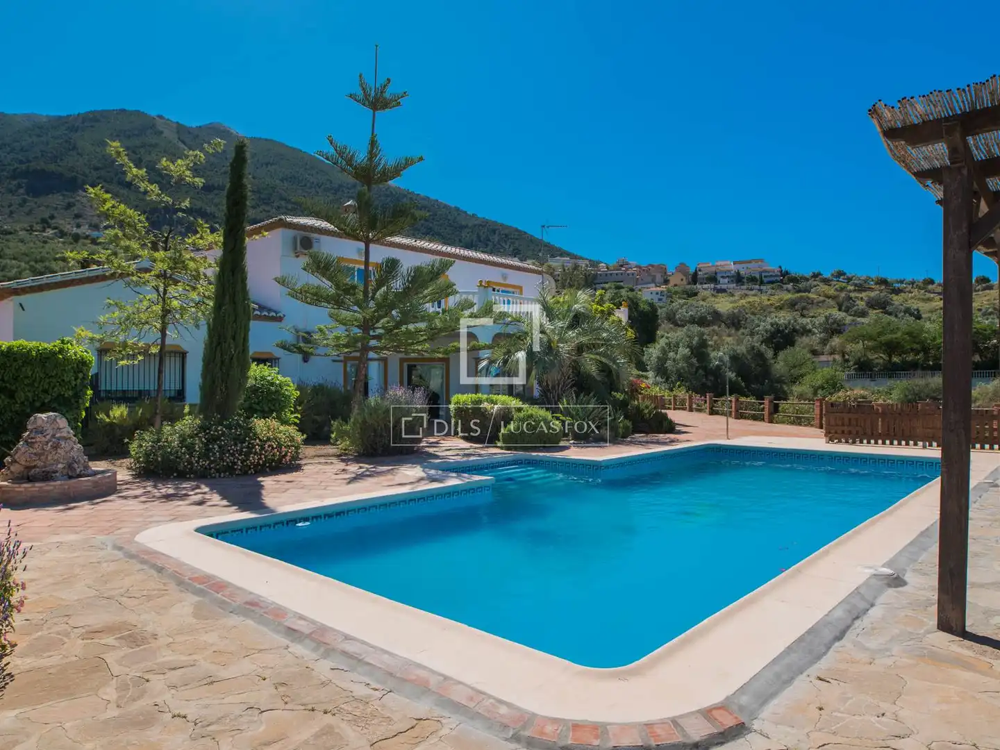 Casa rustica con terrazza in vendita a Alcaucín
