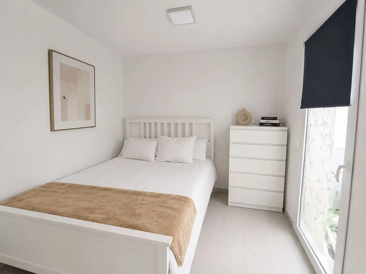 Bedroom of Flat for sale in Madrid  with Terrace, Oven and Washing machine