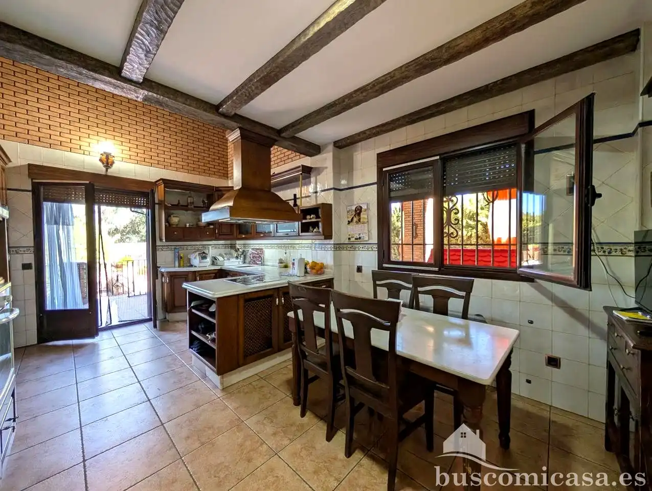 Cuina de Casa o xalet en venda en Linares amb Aire condicionat, Jardí privat i Terrassa