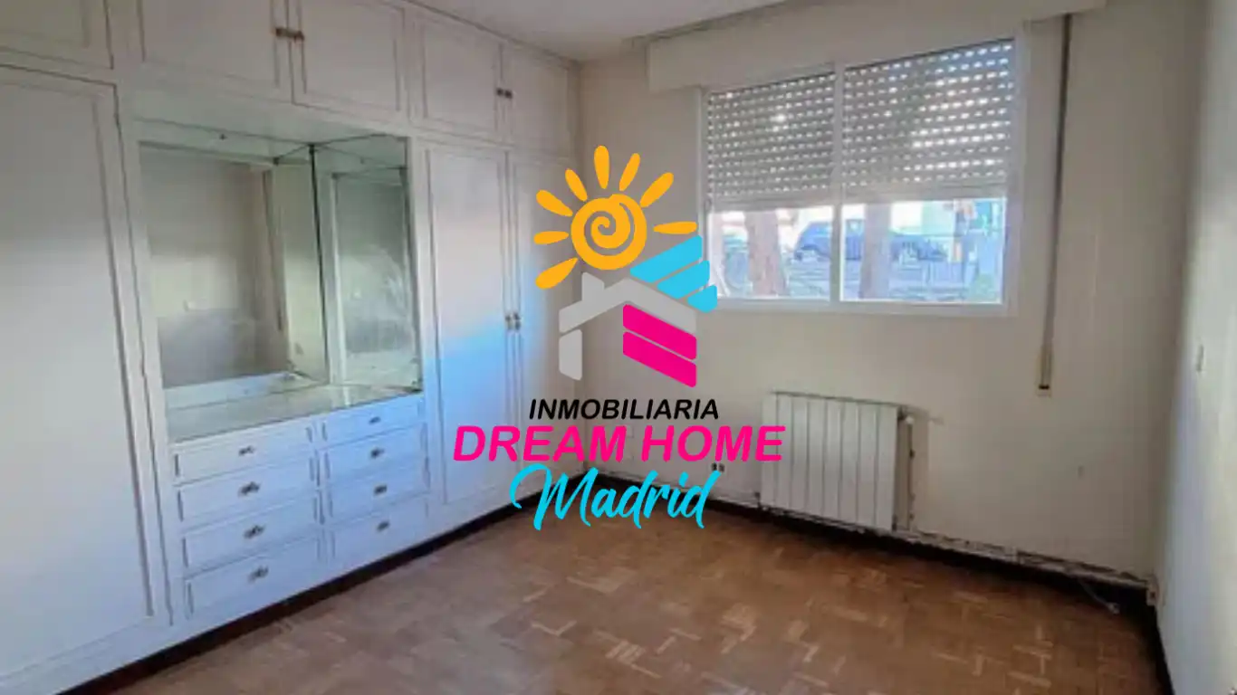 Habitación de Piso en venta en  Madrid Capital con Terraza
