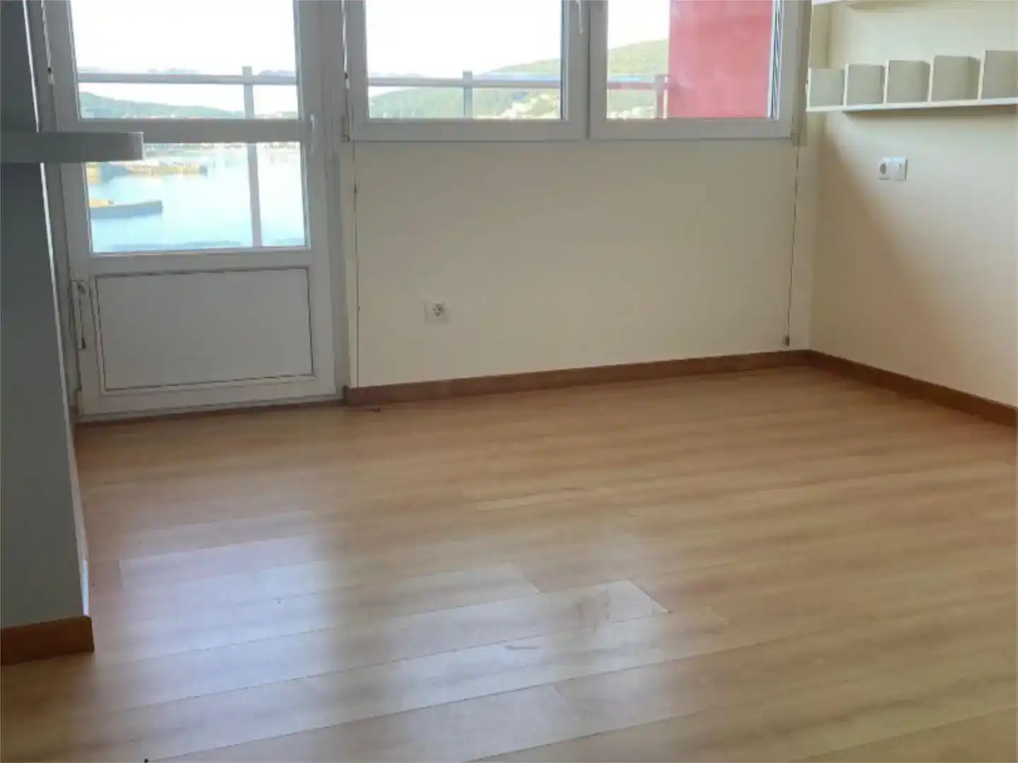 Wohnzimmer von Wohnung zur Miete in Corcubión mit Parkett und Möbliert