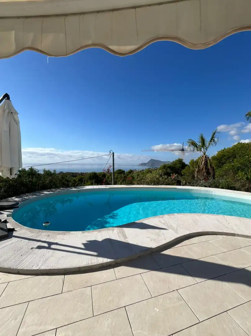 Piscina de Casa o xalet en venda en Altea amb Aire condicionat, Calefacció i Jardí privat