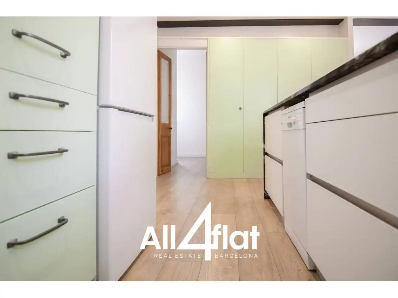 Kitchen of Flat for sale in Barcelona  with Air Conditioner, Parquet flooring and Terrace