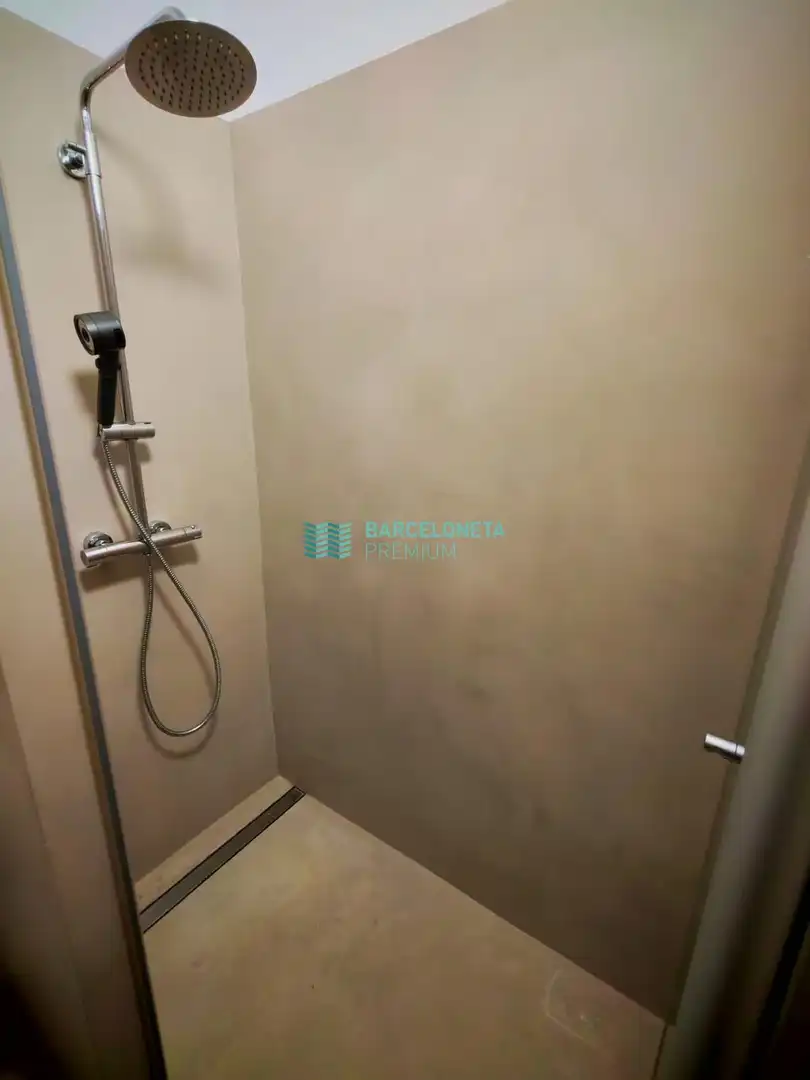 Badezimmer von Wohnung zur Miete in Barcelona mit Möbliert und Alarm