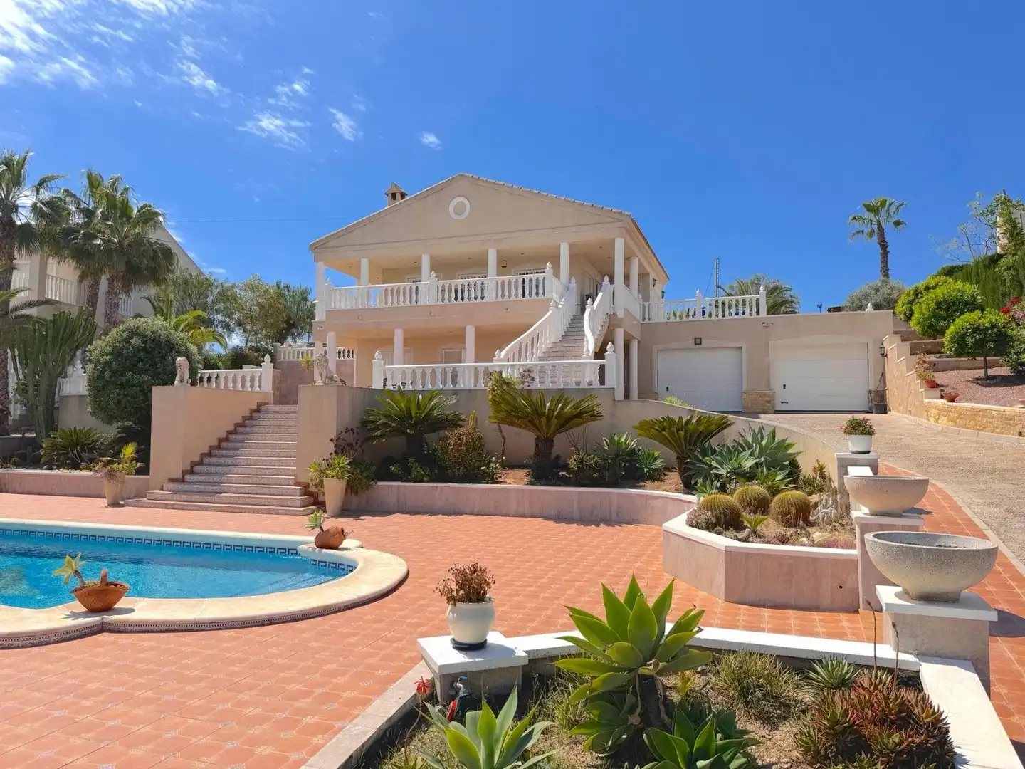 Detached house with pool for sale in Almoradí