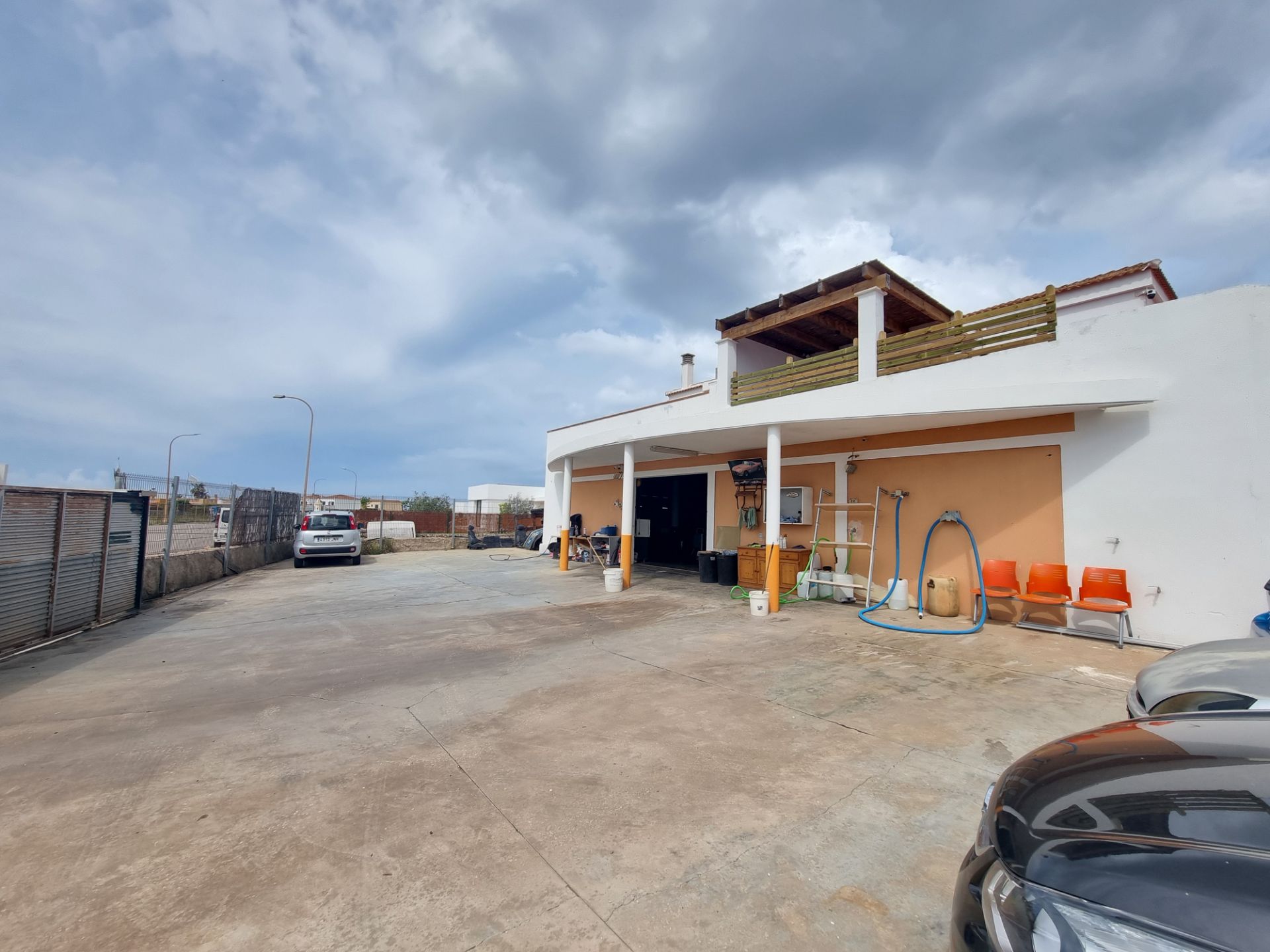 Vista exterior de Nau industrial en venda en Ciutadella de Menorca
