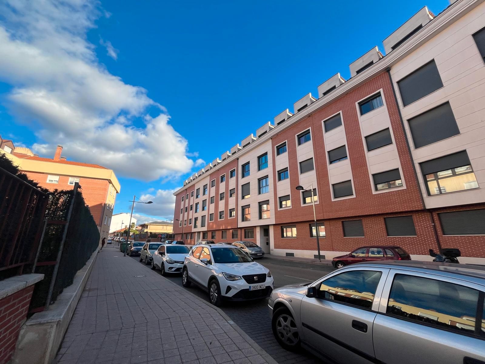 Vista exterior de Pis de lloguer en Cistérniga amb Calefacció, Moblat i Microones