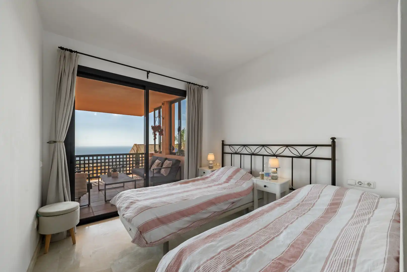Habitación de Ático en venta en Mijas con Aire acondicionado, Terraza y Piscina