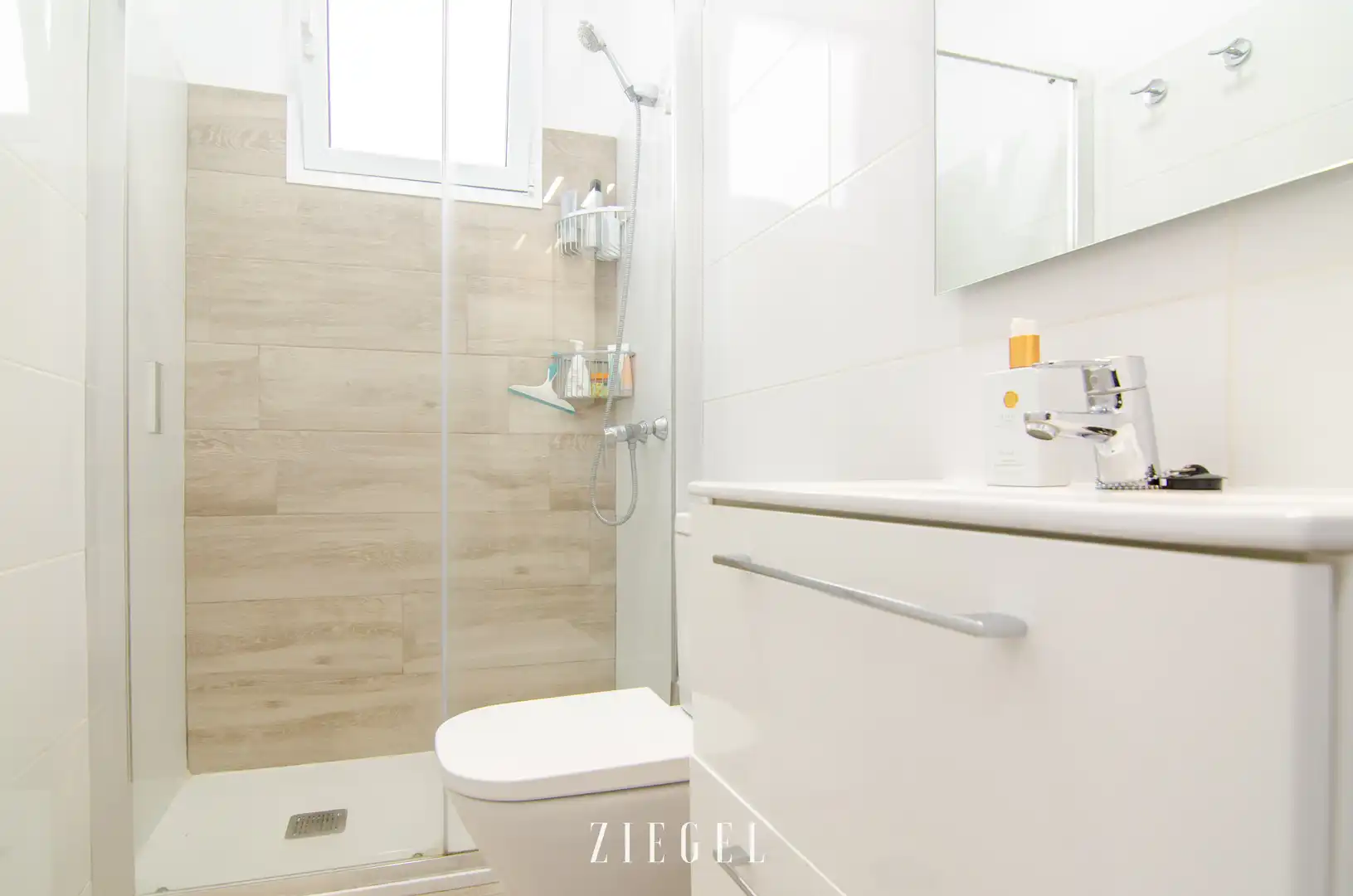 Bathroom of Flat for sale in Las Palmas de Gran Canaria  with Terrace, Storage room and Furnished