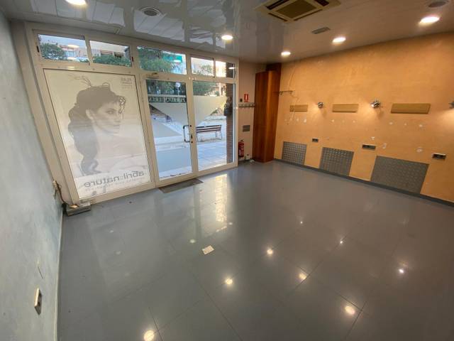 Local comercial en Alquiler en Carrer de Juan de Mena en La Vall d'Hebron