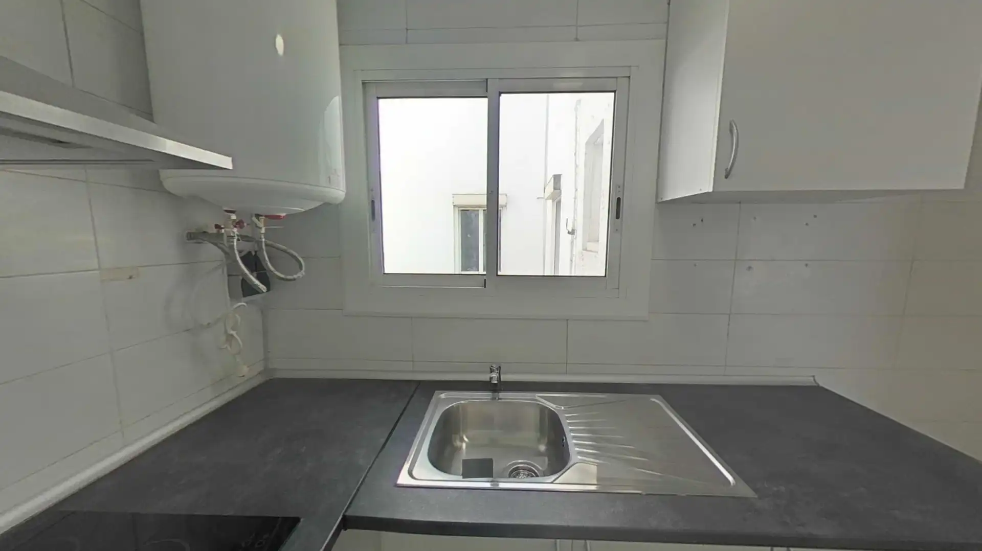 Cocina de Piso en venta en L'Hospitalet de Llobregat con Balcón
