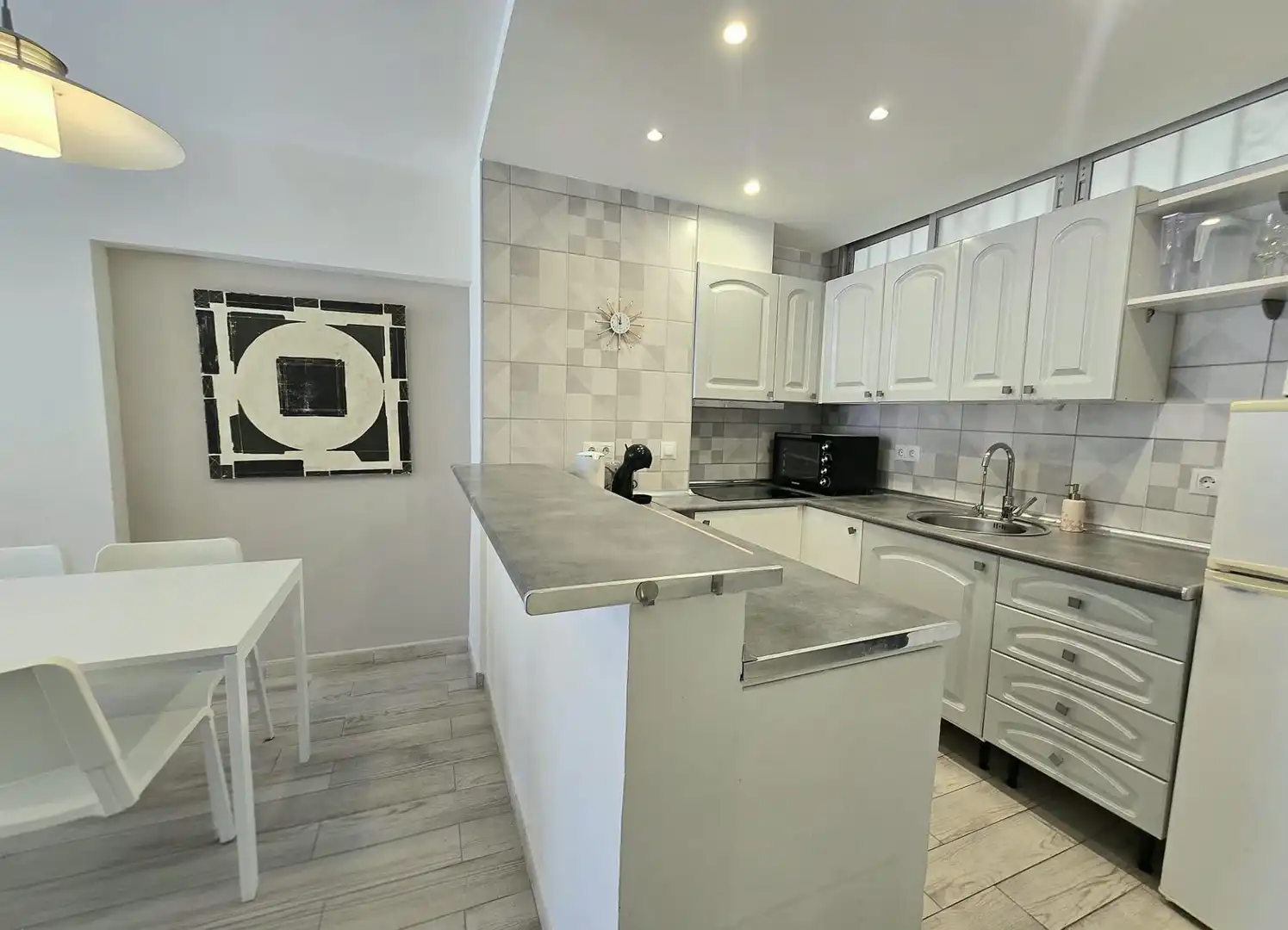 Küche von Wohnung zum Verkauf in Benalmádena mit Privatgarten, Möbliert und Gemeinschaftspool