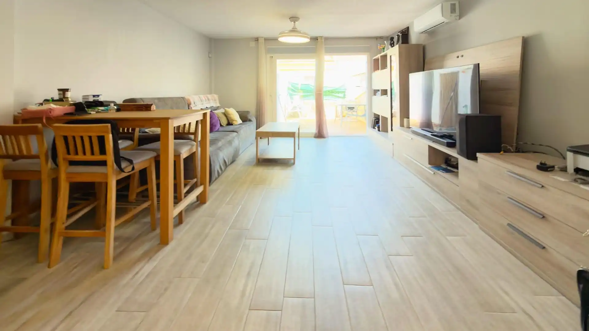 Living room of Detached homes for sale in L'Alfàs del Pi  with Air Conditioner, Private garden and Terrace