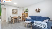 Living room of Flat for sale in  Granada Capital  with Terrace and Community pool