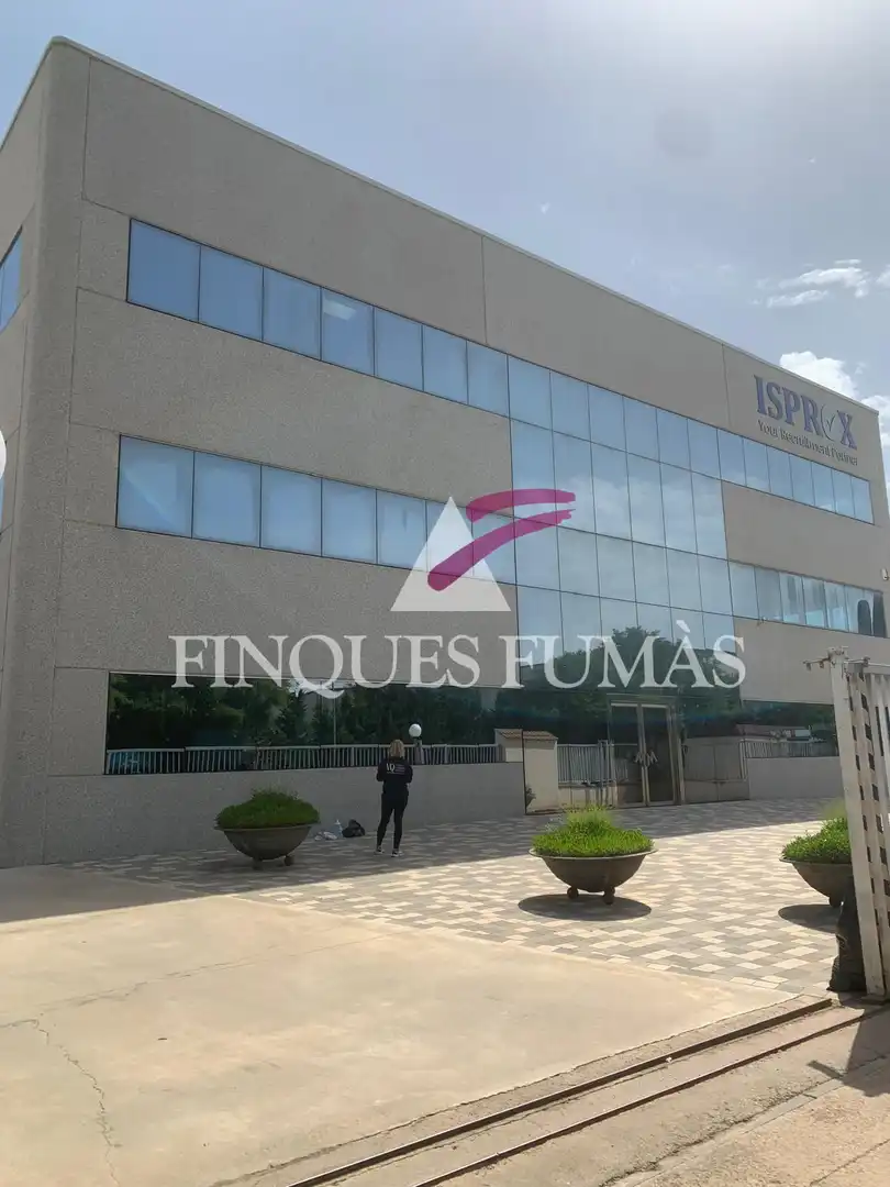 Local comercial en alquiler en Carrer del Mas d'en Colom, imagen 2