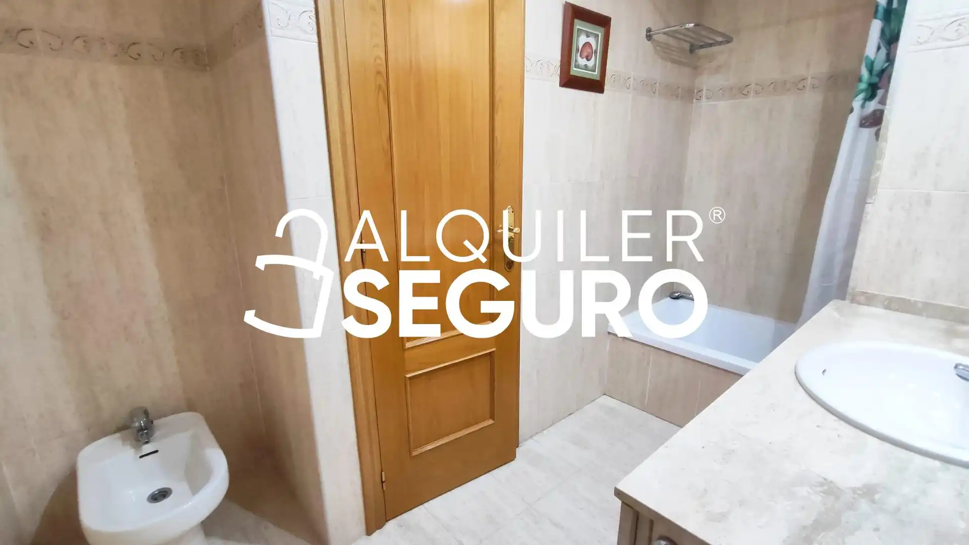 Baño de Piso de alquiler en Valencia con Aire acondicionado y Calefacción