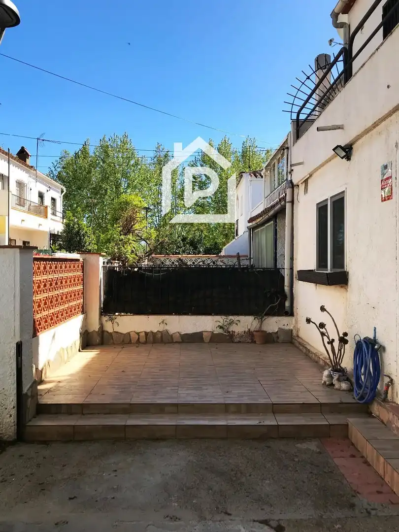 Villa con piscina in vendita a Puigmal D, imagen 2