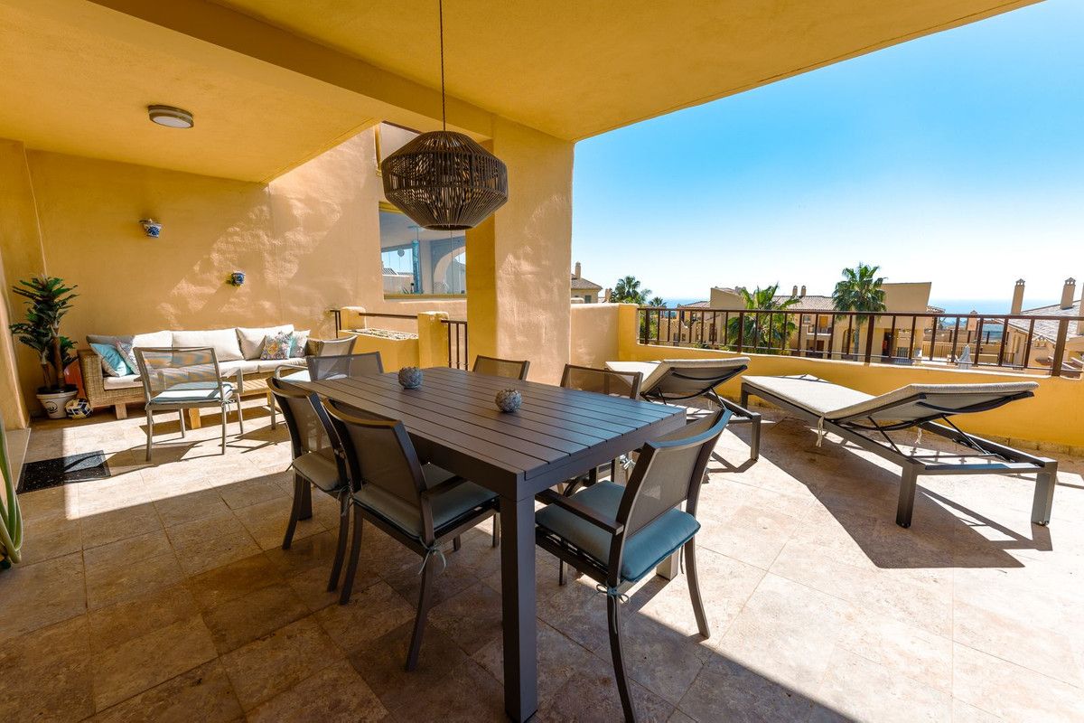 Terraza de Apartamento en venta en Benahavís con Piscina comunitaria