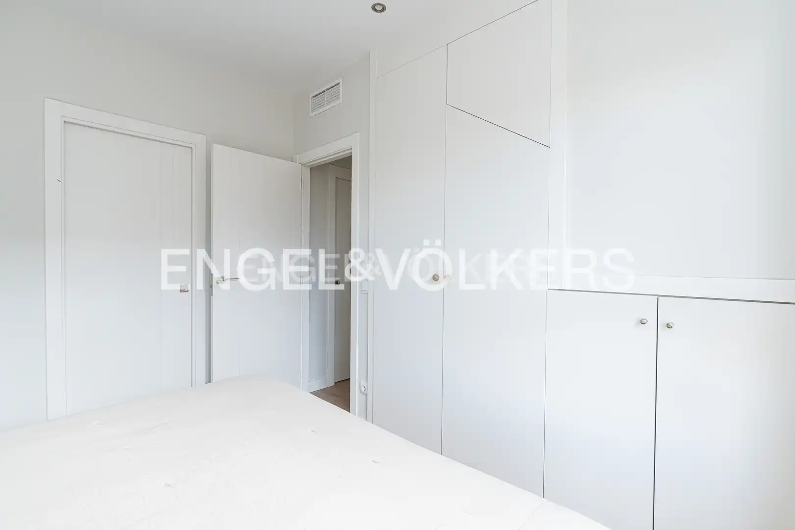 Schlafzimmer von Dachboden zum Verkauf in Majadahonda mit Klimaanlage, Heizung und Terrasse