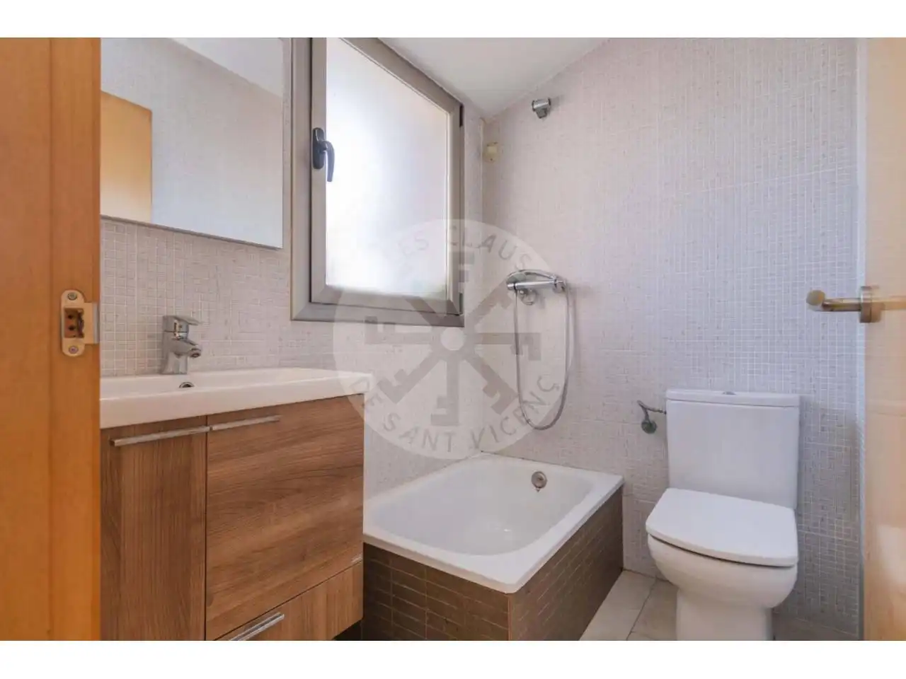 Bathroom of Duplexes for sale in Sant Vicenç de Castellet  with Storage room