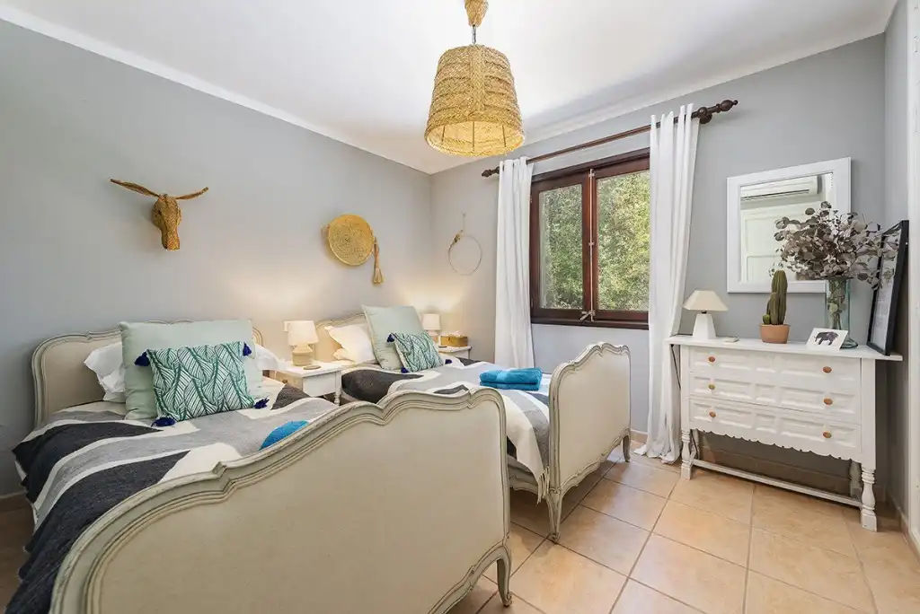 Dormitori de Finca rústica en venda en Pollença amb Aire condicionat, Jardí privat i Terrassa