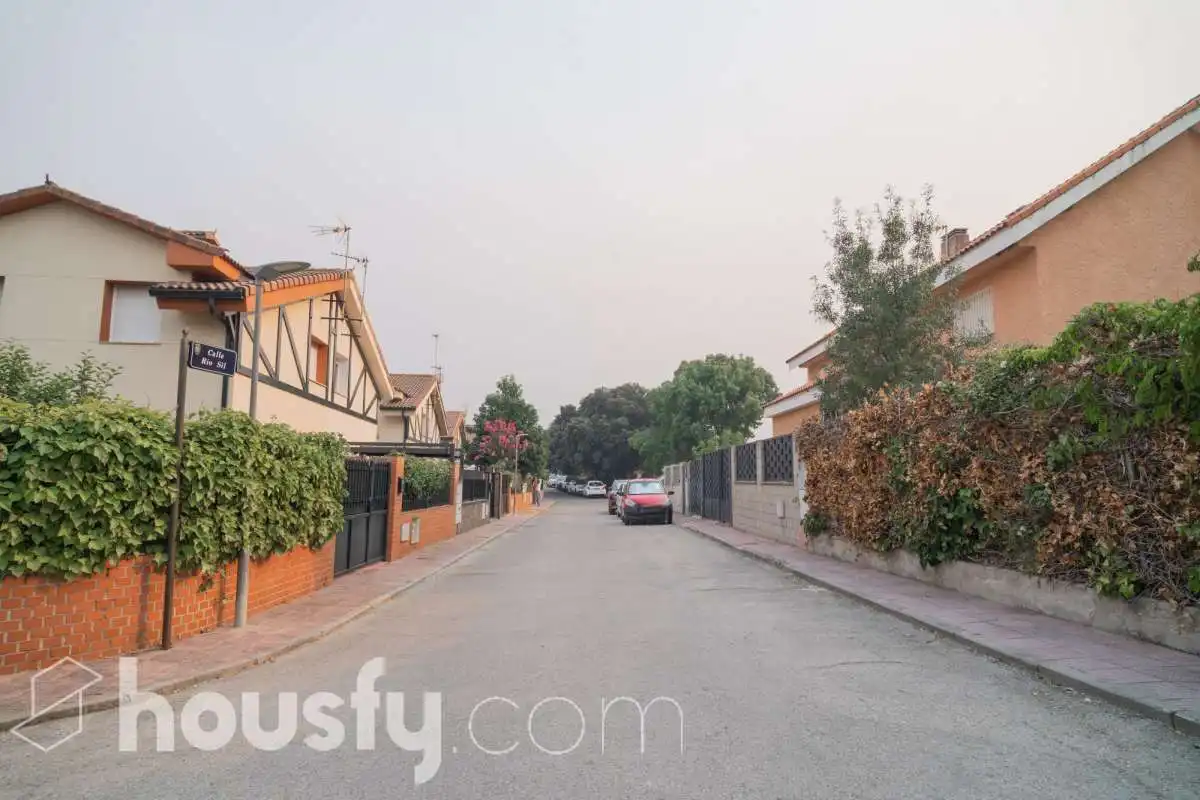 Casa o xalet en venda a Calle Rio sil, Miraflores de la Sierra