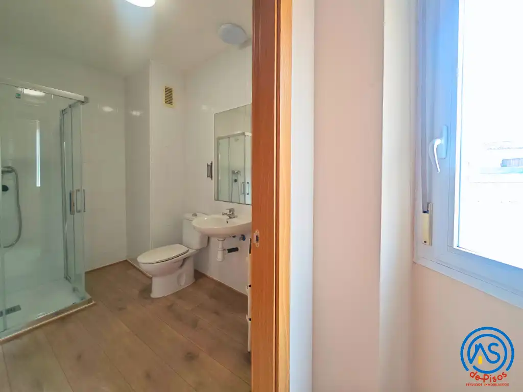 Bany de Apartament de lloguer en Zaragoza amb Calefacció, Parquet i Moblat