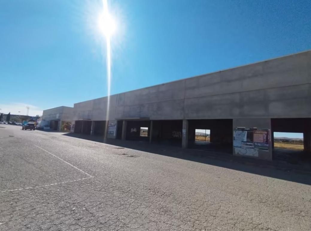 Vista exterior de Local en venda en Valdepeñas