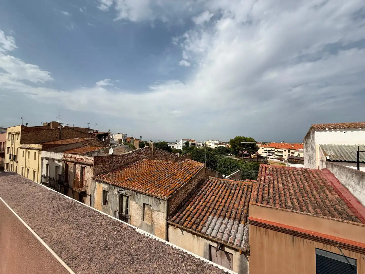 Vista exterior de Casa adosada en venda en La Canonja amb Aire condicionat, Calefacció i Jardí privat