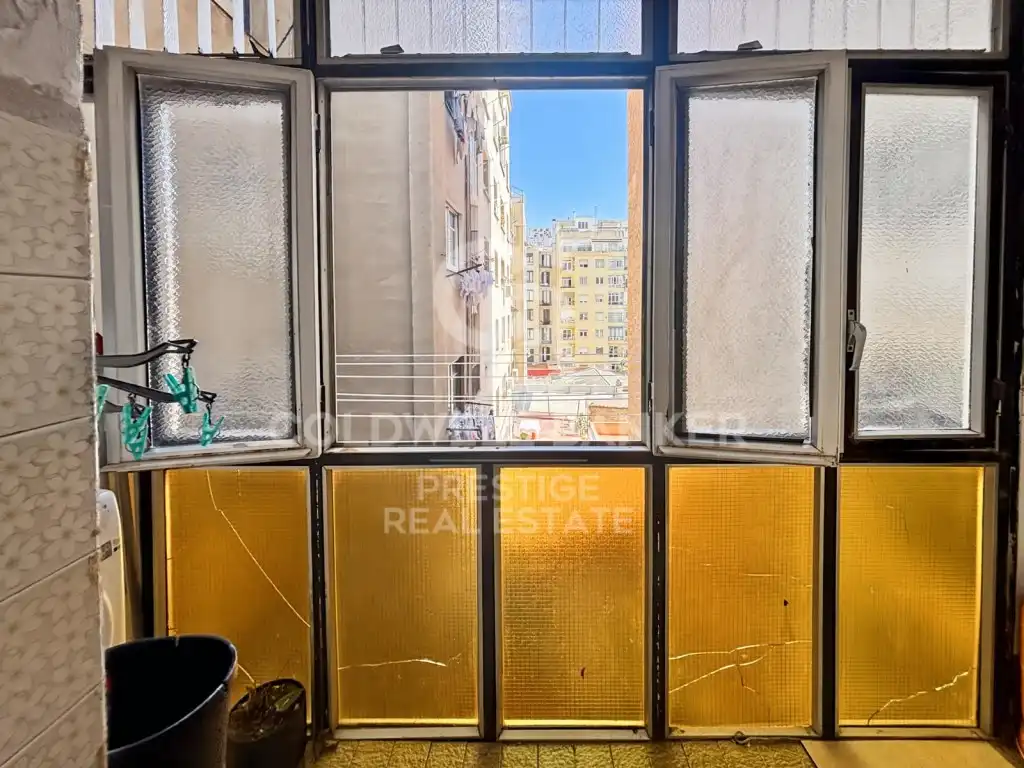 Außenansicht von Wohnung zum Verkauf in Barcelona mit Balkon