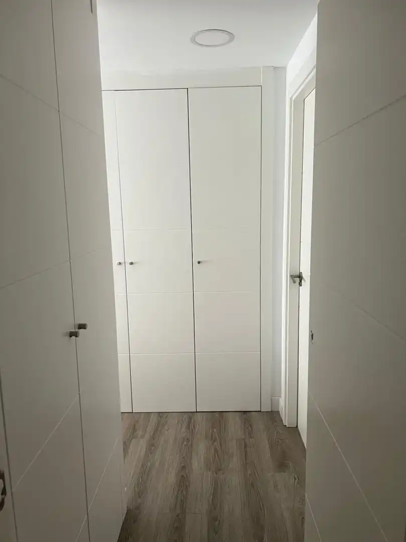 Bathroom of Flat for rent in Valencia  with Air Conditioner, Heating and Furnished