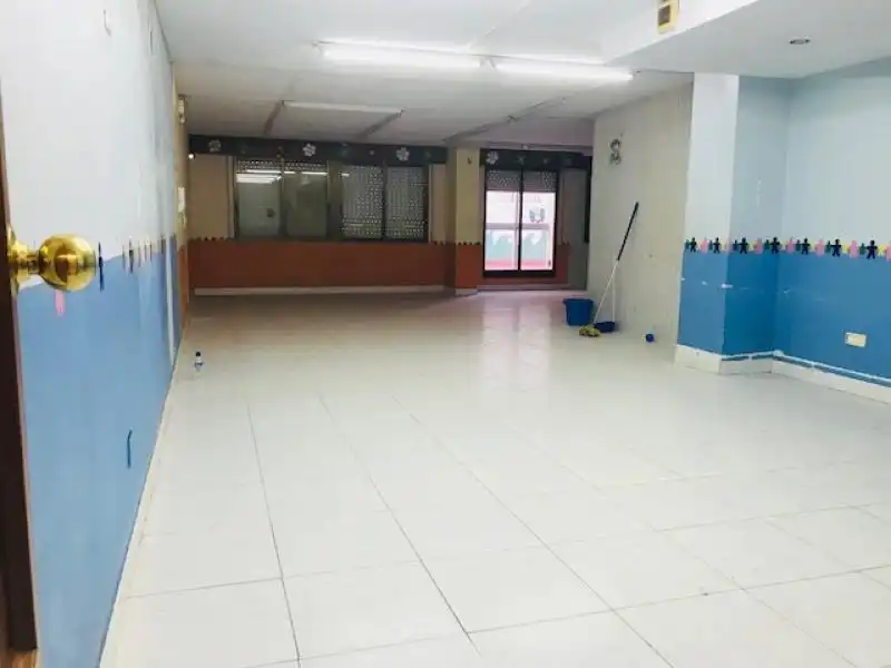 Oficina de lloguer en Estivella