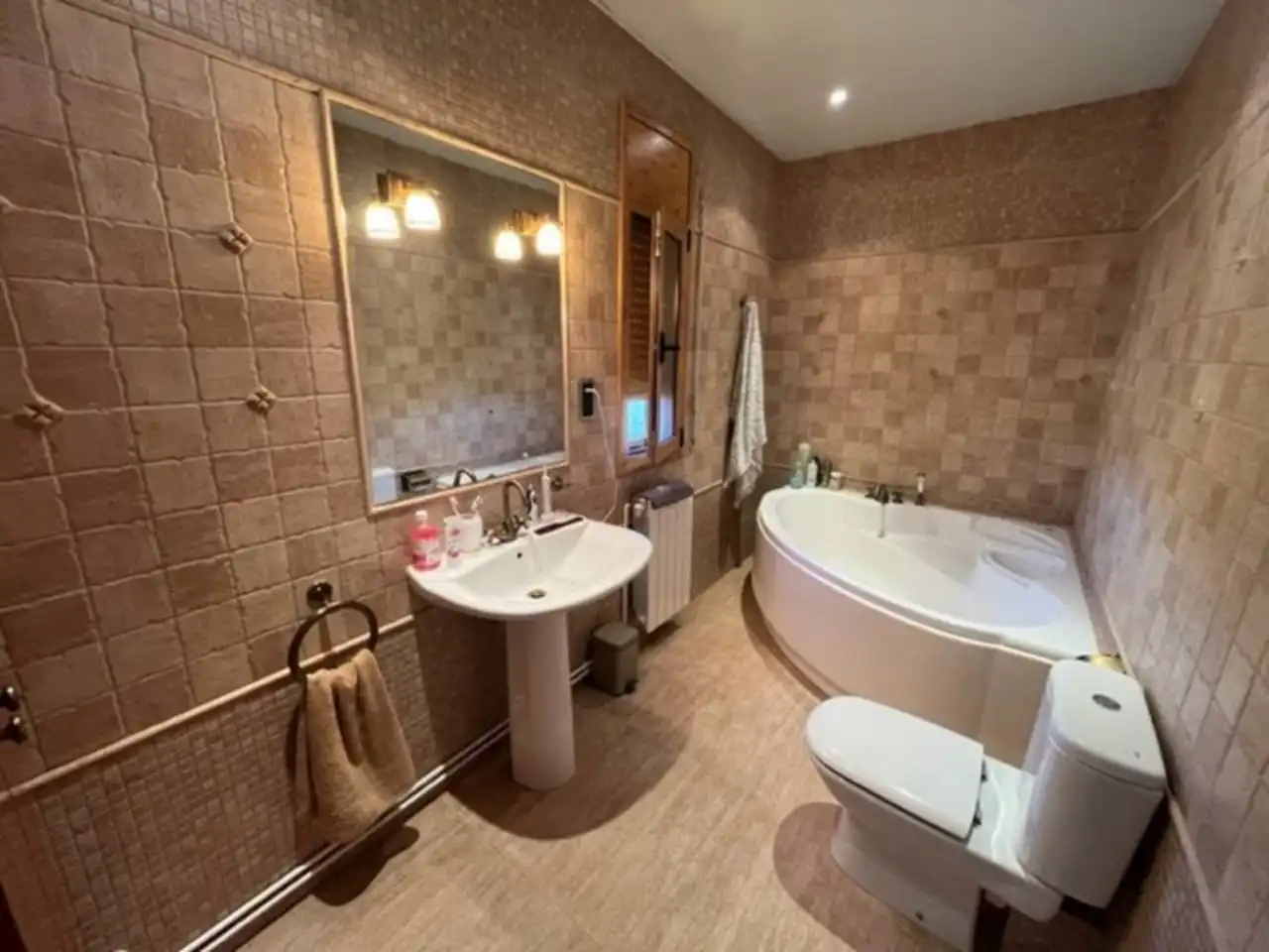 Bathroom of Houses for sale in Castellbell i el Vilar  with Air Conditioner, Heating and Private garden