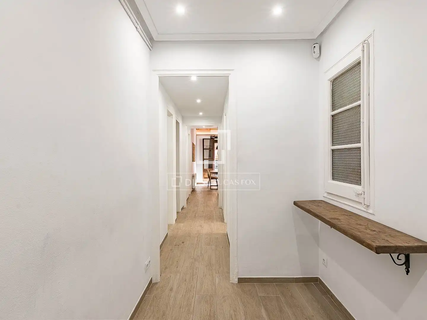 Flat for sale in Barcelona  with Air Conditioner, Heating and Furnished